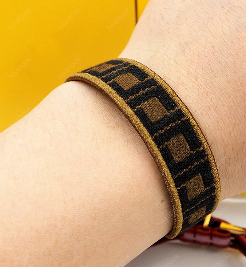 2022 Fashion Designer Bracelet For Mens Women Woven Bracelet Letters Gifts Womens Heanpok Jewelry Luxury Love Bracelets F Jewelry 22011103R, Golden;silver
2022 Fashion Designer Bracelet For Mens Women Woven Bracelet Letters Gifts Womens Heanpok Jewelry Luxury Love Bracelets F Jewelry 22011103R, Golden;silver