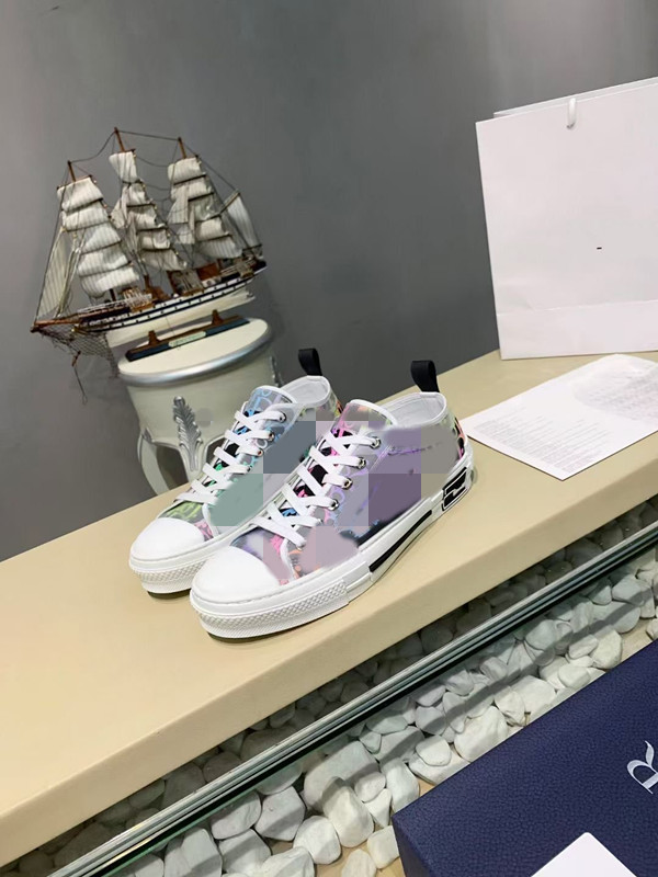 Fashion 21SS oblique men's printing platform high-quality shoes, men's and women's triple retro shoes, shoe size 35-45 MJKJJ0002 
Fashion 21SS oblique men's printing platform high-quality shoes, men's and women's triple retro shoes, shoe size 35-45 MJKJJ0002