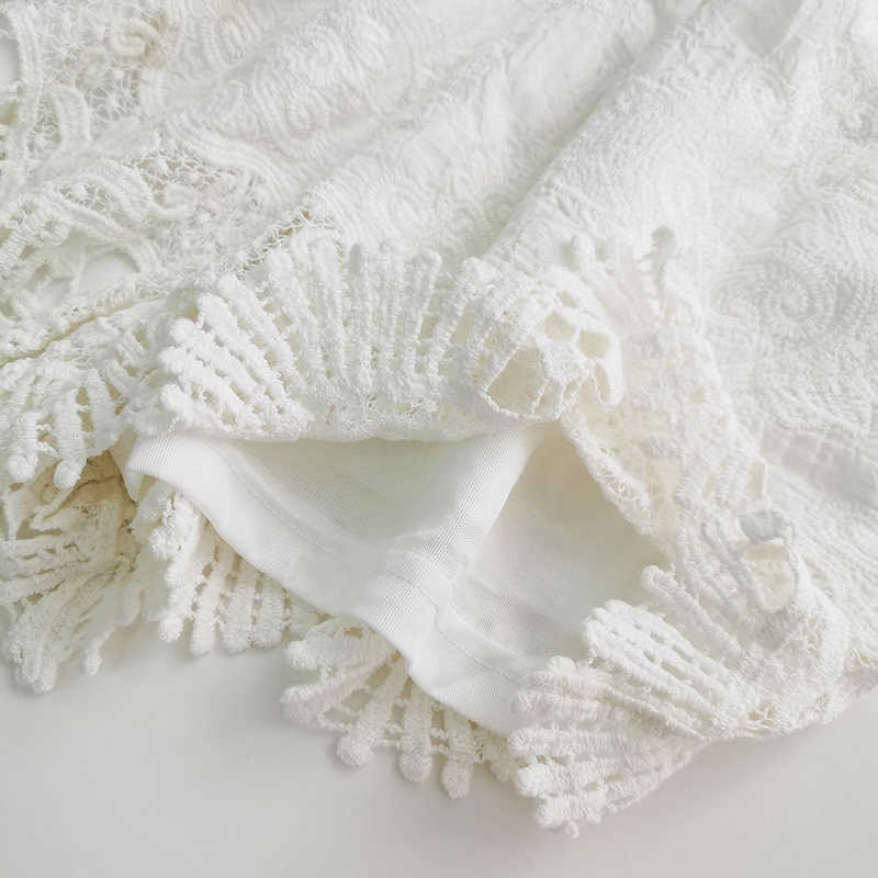 Women Elastic Waist Mini Shorts Fashion Summer Beach Hollowing Embroidery Beach Ssexy Hort Shorts Femme 210611