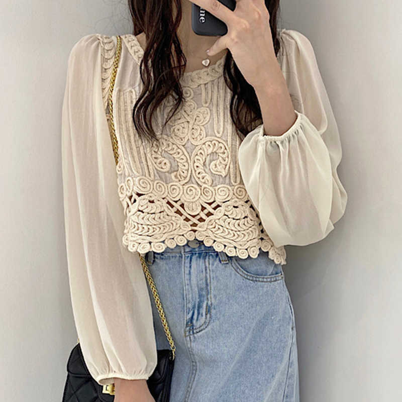 Korejpaa Women Shirt Summer Korean Gentle Temperament Round Neck Micro-Permeable Mesh Stitching Lace Crochet Hollow Blouses 210526