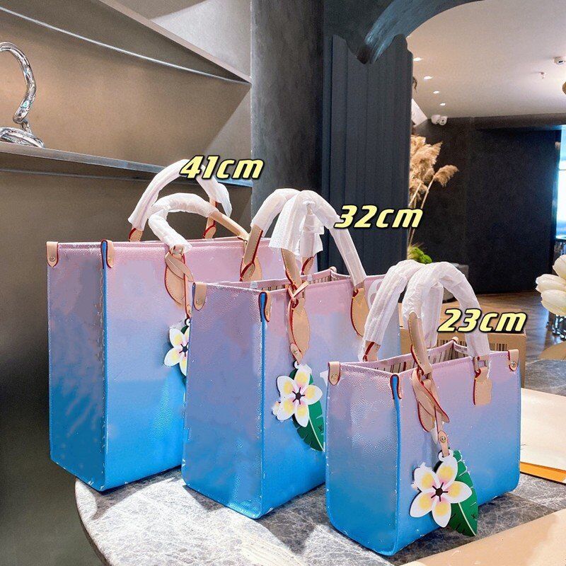 Top fashion tote Shoulder bag luxury designer onthe alphanumeric gradient print beach shopping bags for women collision color large handbag LCM, Blue
Top fashion tote Shoulder bag luxury designer onthe alphanumeric gradient print beach shopping bags for women collision color large handbag LCM, Blue