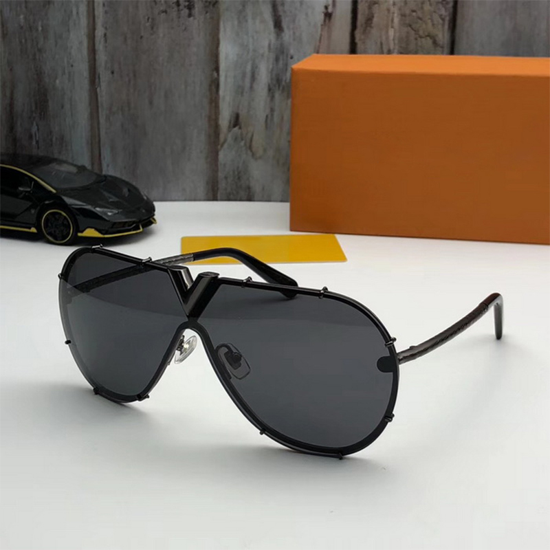 High Quality fashion classic attitude sunglasses Womens Brand Designer Sun Glasses vintage style outdoor classical model 
High Quality fashion classic attitude sunglasses Womens Brand Designer Sun Glasses vintage style outdoor classical model