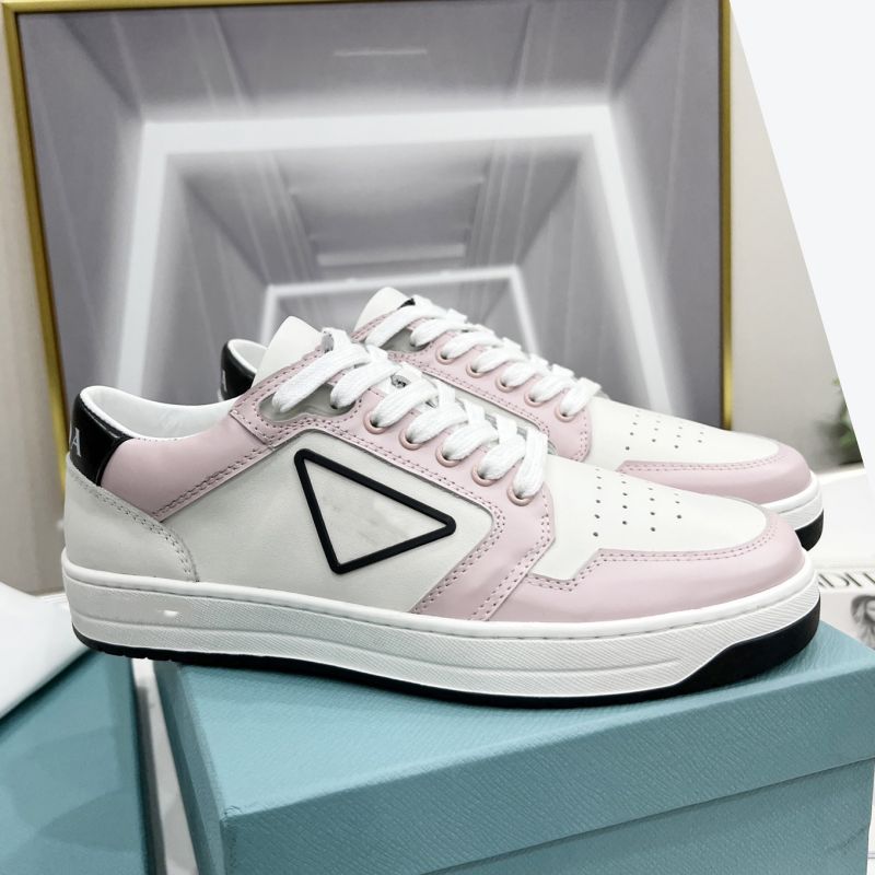 Designers Shoes District perforated leather sneakers Men Women Casual Sneakers Low cut All-match Stylist Shoe luxury fashion Lace up Flat Trainers, Style2
Designers Shoes District perforated leather sneakers Men Women Casual Sneakers Low cut All-match Stylist Shoe luxury fashion Lace up Flat Trainers, Style2