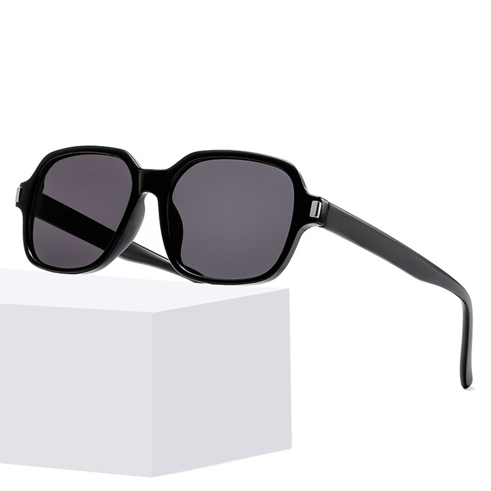 2021 new sunglass Fashion large frame round face box women's European and Korean Trend UV ristant sunglass 3379
2021 new sunglass Fashion large frame round face box women's European and Korean Trend UV ristant sunglass 3379