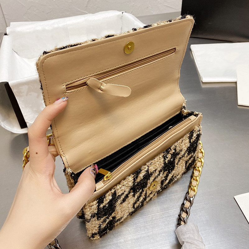 2022 Designer Women Tweed Crossbody Shoulder Bag Summer Vintage Fashion Handbags Woolen Houndstooth Handbag With wholesale Purse, Make up the difference
2022 Designer Women Tweed Crossbody Shoulder Bag Summer Vintage Fashion Handbags Woolen Houndstooth Handbag With wholesale Purse, Make up the difference