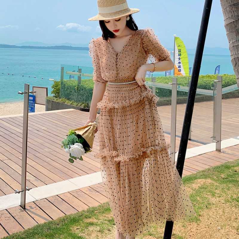 Runway Summer Sexy V-Neck Short Sleeve Polka Dot Mesh Dresses For Women Vintage Elegant High Waist Holiday Midi Dress Vestidos 210526, Photo color
Runway Summer Sexy V-Neck Short Sleeve Polka Dot Mesh Dresses For Women Vintage Elegant High Waist Holiday Midi Dress Vestidos 210526, Photo color