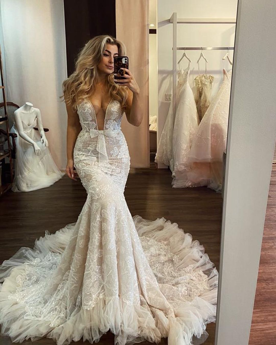 2021 Plus Size Arabic Aso Ebi Lace Sparkly Mermaid Wedding Dresses Spaghetti Vintage Bridal Dresses Charming Wedding Gowns ZJ677