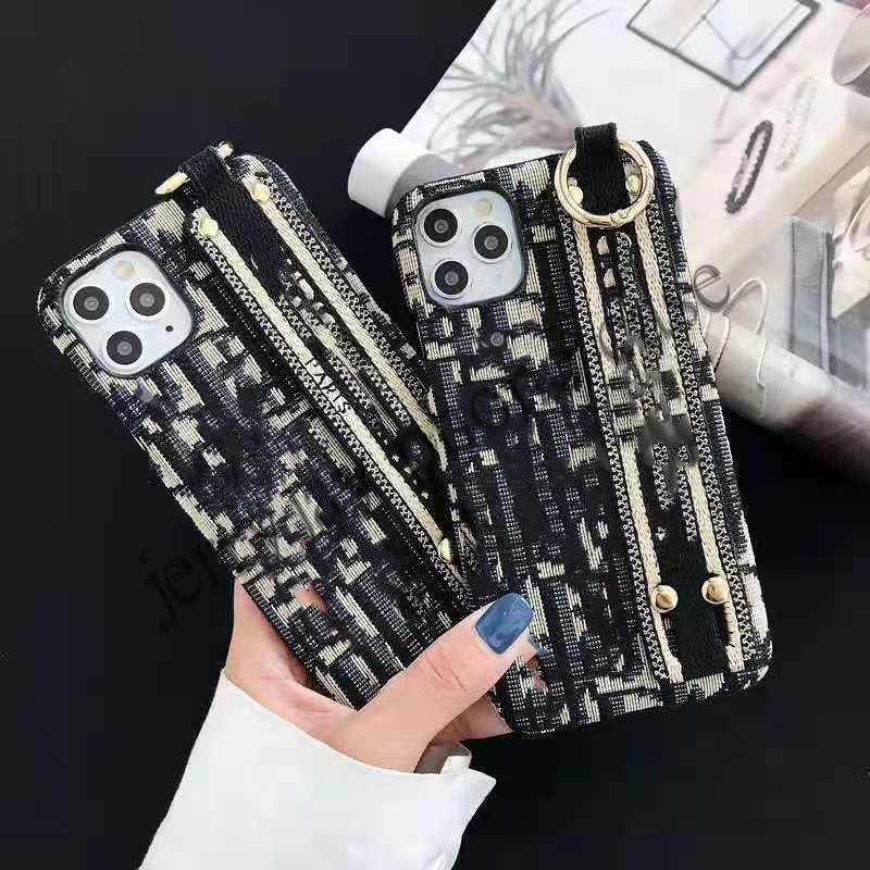 Luxurys designers Phone case for iphone 13 13pro max 12 pro max 11 cover Fashion Embroidery iphone cases For Iphone Xs max xr x 7 8 plus 11pro
Luxurys designers Phone case for iphone 13 13pro max 12 pro max 11 cover Fashion Embroidery iphone cases For Iphone Xs max xr x 7 8 plus 11pro