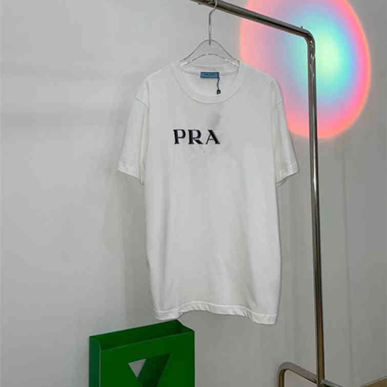 Correct version family spring and summer new printing loose Short Sleeve T-Shirt Large fashion men' women, White
Correct version family spring and summer new printing loose Short Sleeve T-Shirt Large fashion men' women, White