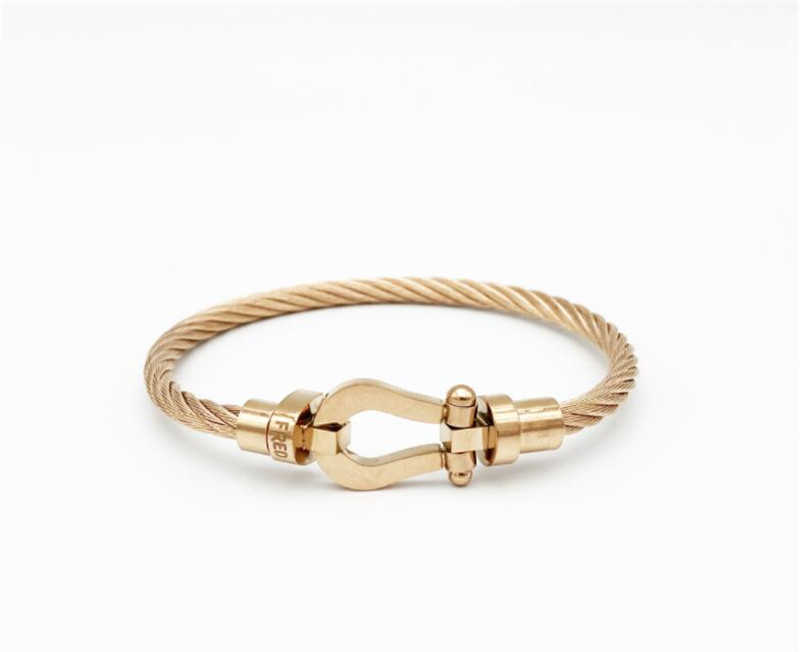 2022 mode corde Bracelet femmes 925 en argent Sterling marque mode femmes hommes U Bracelet avec boucle en fer à cheval S925
2022 mode corde Bracelet femmes 925 en argent Sterling marque mode femmes hommes U Bracelet avec boucle en fer à cheval S925