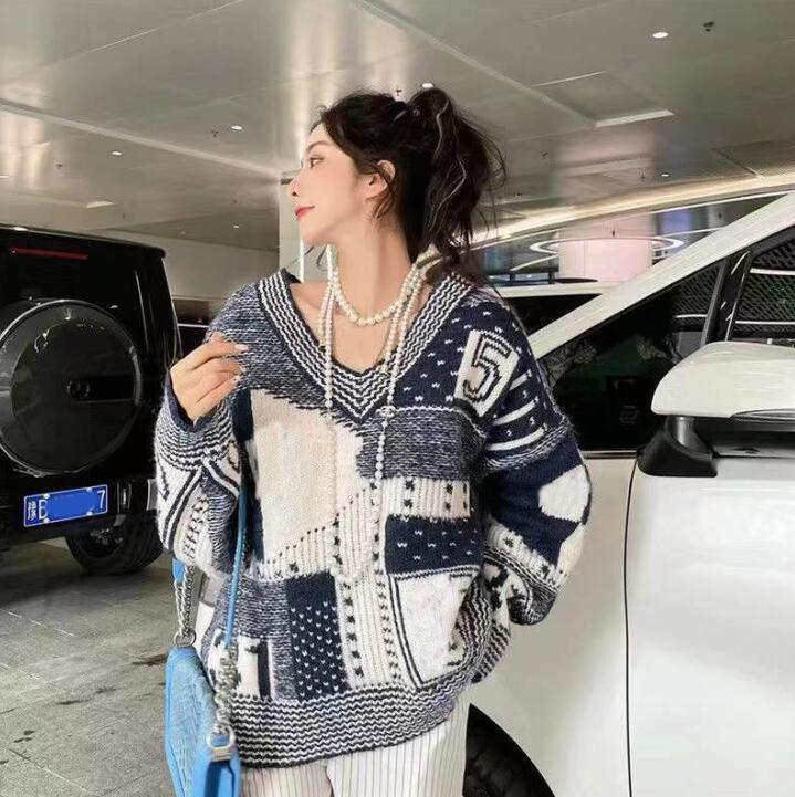 Winter fall 2021 Fashion Designer Women's Sweater High-end Comfort V-neck warmth C letter embroidery women's sweater S-XL, Multi
Winter fall 2021 Fashion Designer Women's Sweater High-end Comfort V-neck warmth C letter embroidery women's sweater S-XL, Multi