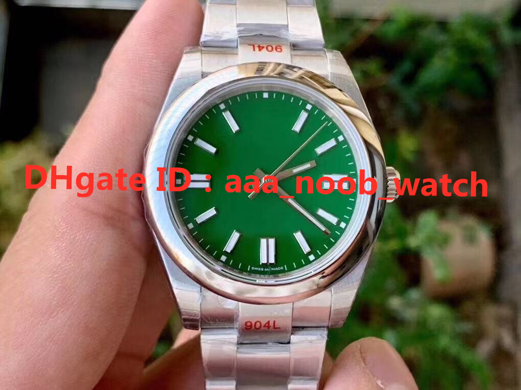 Men's Watch 41mm 904L steel case EW 3230 automatic mechanical movement ice blue luminous original folding buckle waterproof montre DE luxe, Box
Men's Watch 41mm 904L steel case EW 3230 automatic mechanical movement ice blue luminous original folding buckle waterproof montre DE luxe, Box