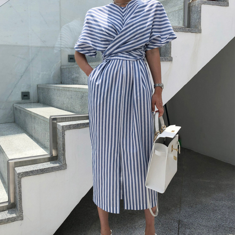 2021 New Spring Striped Split Long Women Summer Short Sleeve with Pocket Slim Irregular Female Sashes Bodycon Office Vestidos Kqdh, Blue
2021 New Spring Striped Split Long Women Summer Short Sleeve with Pocket Slim Irregular Female Sashes Bodycon Office Vestidos Kqdh, Blue