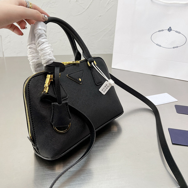 Handbag Ladies Luxury Designer Shoulder Bag 2022 New Fashion Messenger Bag Triangle Logo Classic Style Large Capacity Bag
Handbag Ladies Luxury Designer Shoulder Bag 2022 New Fashion Messenger Bag Triangle Logo Classic Style Large Capacity Bag