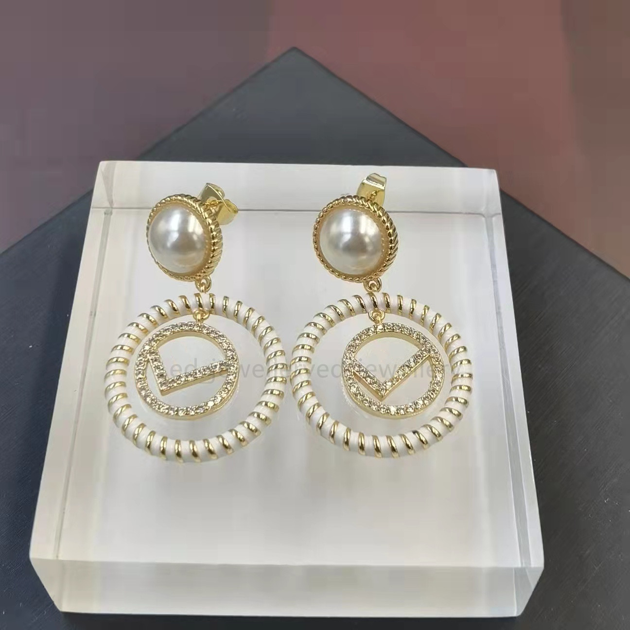 High quality Arrival Extravagant Dangle Earrings jewelry men studs luxurys Classic designers Stainless Steel silver flower elagant wome Alex ani
High quality Arrival Extravagant Dangle Earrings jewelry men studs luxurys Classic designers Stainless Steel silver flower elagant wome Alex ani