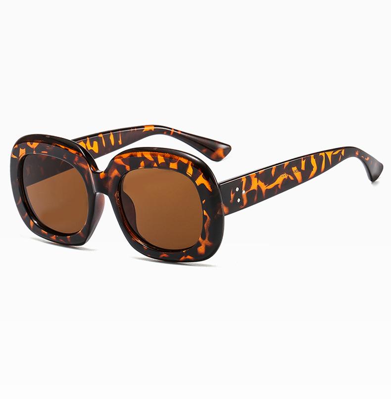 Sunglasses Fashion Flat Top Male Vintage One Piece Lens Sun Glasses Men Luxury Punk Eyewear Windproof Goggle UV400 NX
Sunglasses Fashion Flat Top Male Vintage One Piece Lens Sun Glasses Men Luxury Punk Eyewear Windproof Goggle UV400 NX