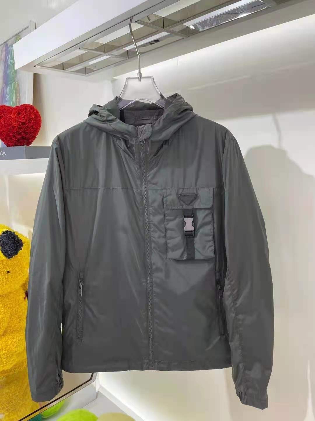 2021 Autumn and winter paris italy jacket Casual Street Fashion Pockets Warm Men Women Couple Outwear jacket free ship zdlp20723., Black
2021 Autumn and winter paris italy jacket Casual Street Fashion Pockets Warm Men Women Couple Outwear jacket free ship zdlp20723., Black