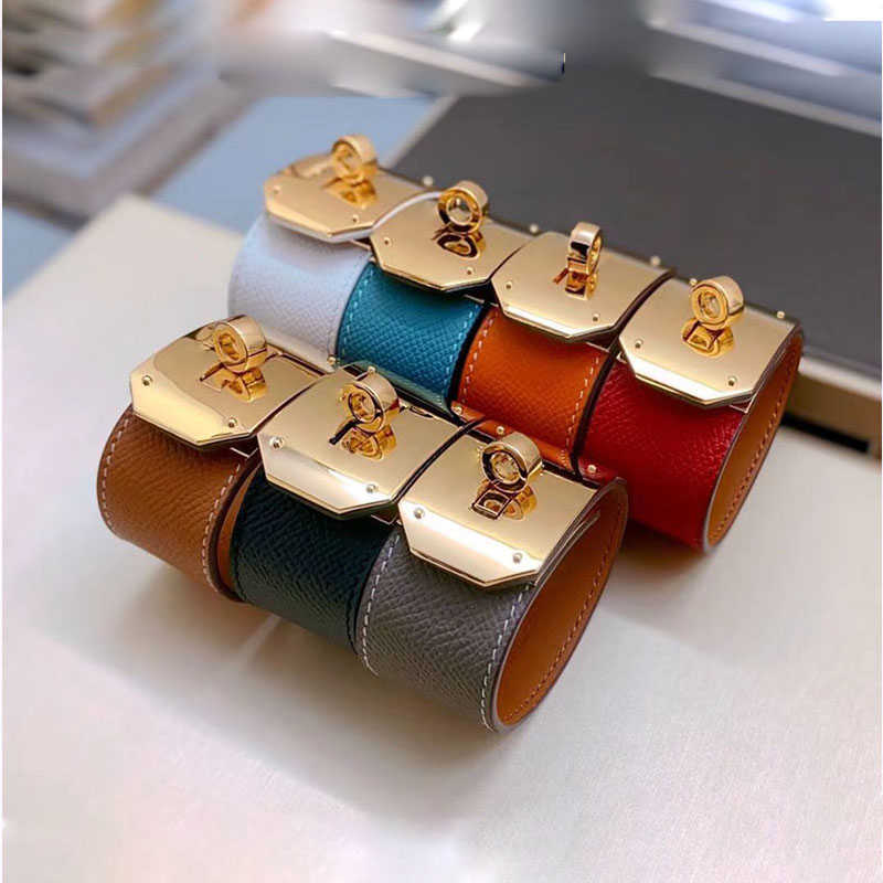 Famous Brand Fashion Jewelry Real Leather Bracelet for Women the Best Gift Q0720
Famous Brand Fashion Jewelry Real Leather Bracelet for Women the Best Gift Q0720