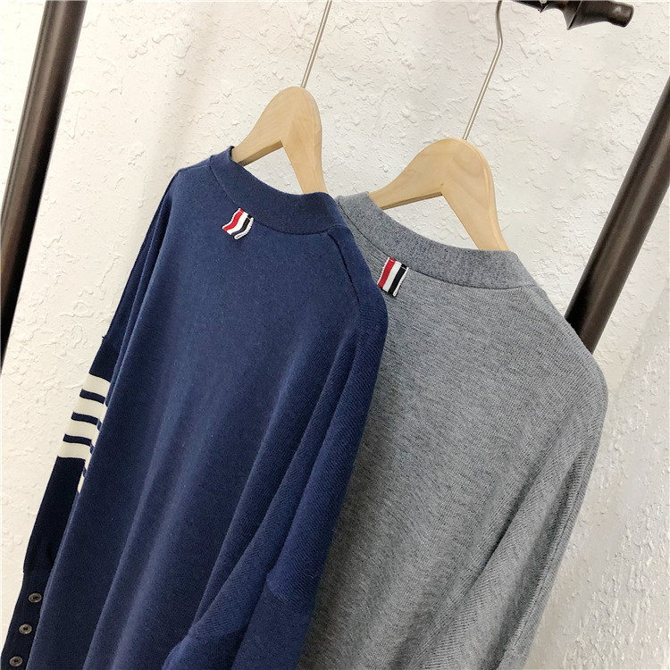 Fashion-Fashion-Women' cardigan sweater new striped V-neck long-sleeved knitted windbreaker mid-length coat # gjk, Gray
Fashion-Fashion-Women' cardigan sweater new striped V-neck long-sleeved knitted windbreaker mid-length coat # gjk, Gray