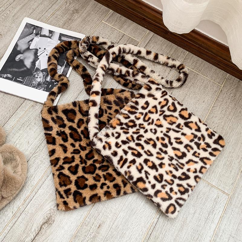 Autumn Women Plush Shoulder Messenger Bag Casual Leopard Print Crossbody Handbag Fashion Exquisite Shopping Bag
Autumn Women Plush Shoulder Messenger Bag Casual Leopard Print Crossbody Handbag Fashion Exquisite Shopping Bag