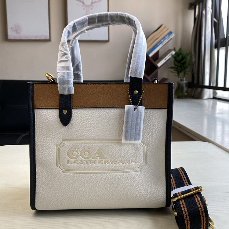Zhouzhoubao123 Crossbody designer handbags Bag Handbag field 30 color matching badge carriage Women Luxurys Designers Bags 2021 Purse Wallet
Zhouzhoubao123 Crossbody designer handbags Bag Handbag field 30 color matching badge carriage Women Luxurys Designers Bags 2021 Purse Wallet