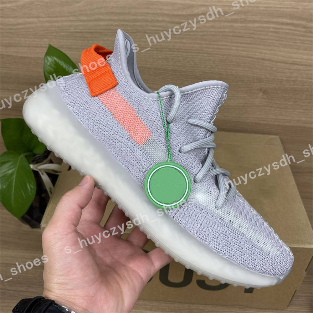 Designer Men Women Kanye West V2 Running Shoes Luxury Top Qualiy Yecheil Black Static Reflective Zyon Israfil Outdoor Trainer Sneakers US 4-
Designer Men Women Kanye West V2 Running Shoes Luxury Top Qualiy Yecheil Black Static Reflective Zyon Israfil Outdoor Trainer Sneakers US 4-