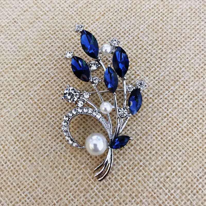 Pins, Brooches Lovablegirls Leaf Crystal Pearl Brooch Female 2021 Fashion Jacket Pin Temperament Sweet Clothing Accessorie
Pins, Brooches Lovablegirls Leaf Crystal Pearl Brooch Female 2021 Fashion Jacket Pin Temperament Sweet Clothing Accessorie