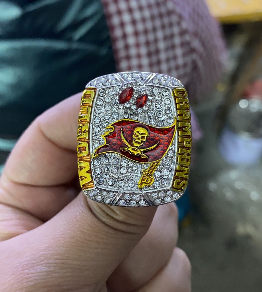 NEW GESIGN 2020-2021 Tampa Bay Fashion mark championship ring Fan Gift wholesale Drop Shipping US SIZE 11#13#9#, Golden;silver
NEW GESIGN 2020-2021 Tampa Bay Fashion mark championship ring Fan Gift wholesale Drop Shipping US SIZE 11#13#9#, Golden;silver