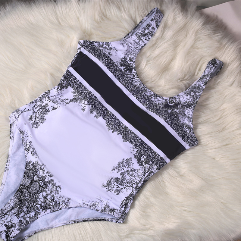 2021 Womens Fashion Swimsuit Summer New Animals Printing Swimwear Casual New Beachwear Sexy New Girls Vest High Quality, White
2021 Womens Fashion Swimsuit Summer New Animals Printing Swimwear Casual New Beachwear Sexy New Girls Vest High Quality, White