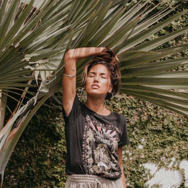 VINTAGE INSPIRED follow the sun Tee black boho t shirt O-neck spring summer new tops women short sleeve chic women t-shirts 210306