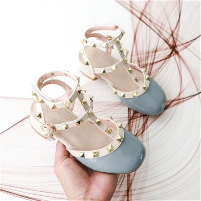 Children Girls Baotou Sandals Princess Roman Shoes Spring Summer Kids shoes Rivet Square Mouth Leather Shoe