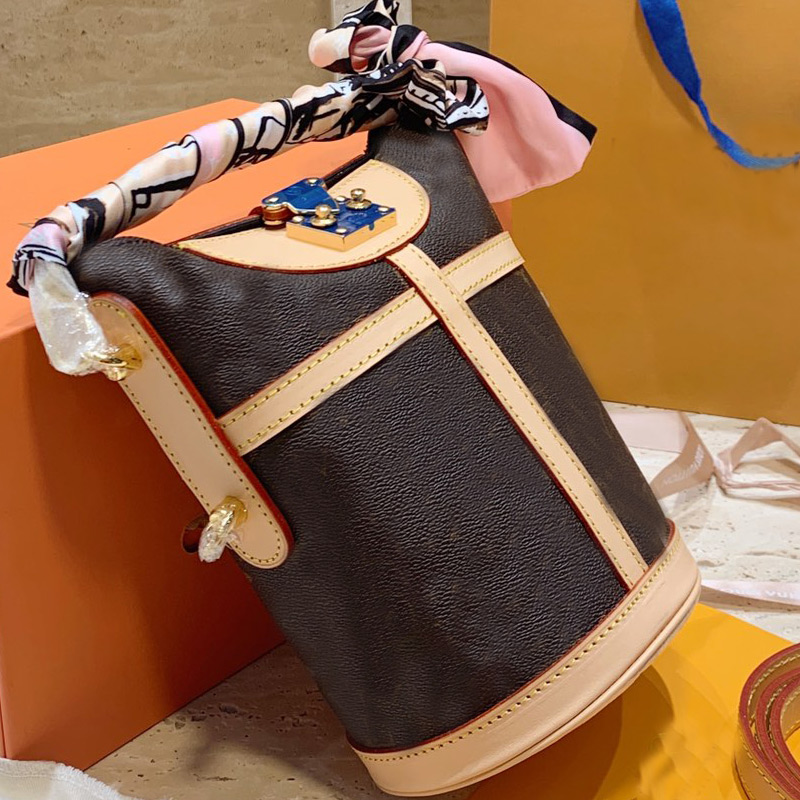Famous Duffle Bag High Quality Women Handbag Purse Genuine Leather S Lock Hand Bags Detachable Belt Shoulder Bag Chip Shape Evening Bag 05, Brown
Famous Duffle Bag High Quality Women Handbag Purse Genuine Leather S Lock Hand Bags Detachable Belt Shoulder Bag Chip Shape Evening Bag 05, Brown