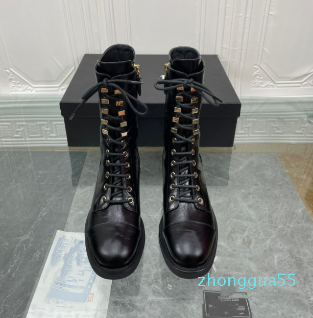 Heavy duty Beige chunky platform boots leather lace-up shoes combat boot chains buckle low heel booties ankle luxury designers brands 6194, Box
Heavy duty Beige chunky platform boots leather lace-up shoes combat boot chains buckle low heel booties ankle luxury designers brands 6194, Box