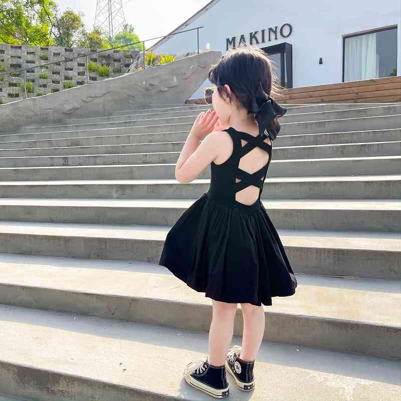 Ins girls' open back dress 2021 new children's summer sleeveless suspender black princess skirt
Ins girls' open back dress 2021 new children's summer sleeveless suspender black princess skirt