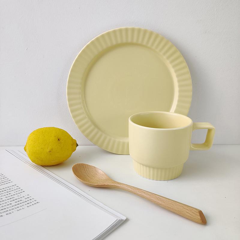 Dishes & Plates Creamy Yellow Matte Dinner Plate And Coffee Mug Korean Simple Solid Color Striped Home Breakfast Round Daily Tableware
Dishes & Plates Creamy Yellow Matte Dinner Plate And Coffee Mug Korean Simple Solid Color Striped Home Breakfast Round Daily Tableware
