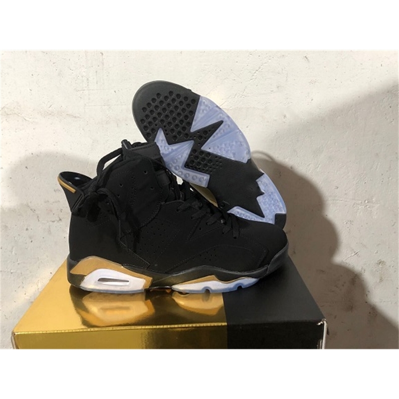 Shoes 6 DMP Black Metallic Gold Pack 23 Basketball Men Defining Moments Sneakrs Sports CT4954-007 40-47, Bubble wrap packaging
Shoes 6 DMP Black Metallic Gold Pack 23 Basketball Men Defining Moments Sneakrs Sports CT4954-007 40-47, Bubble wrap packaging