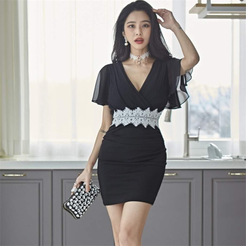 In Korea Mini Dress for women Summer Black Ruffle Lace V neck Hollow Out Sexy Ladies Office Bodycon Dresses 210602
In Korea Mini Dress for women Summer Black Ruffle Lace V neck Hollow Out Sexy Ladies Office Bodycon Dresses 210602