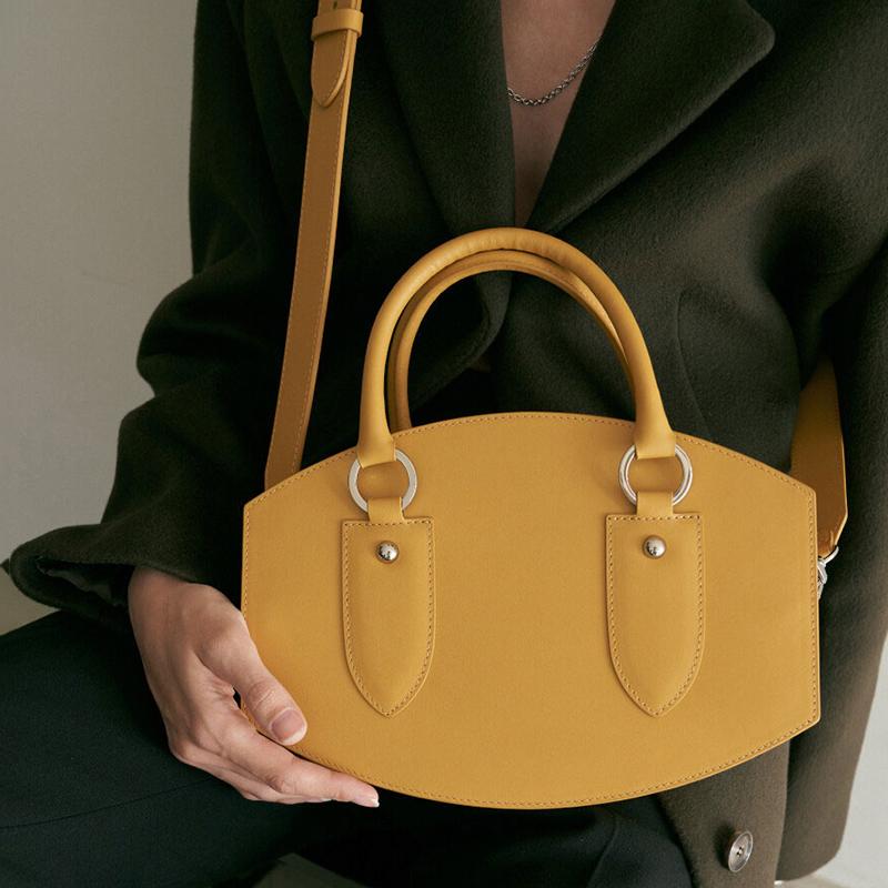 Designer Irregular Pu Leather Women's Shoulder Bags Solid Color Top Handle Female Large Capacity Totes Handbag Bolsas Purse 2021, Black 
Designer Irregular Pu Leather Women's Shoulder Bags Solid Color Top Handle Female Large Capacity Totes Handbag Bolsas Purse 2021, Black