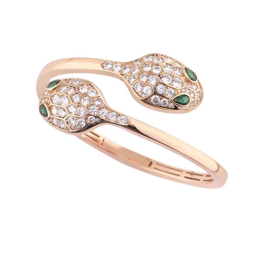 2021 love cuff luxury designer bracelet for women men bangle Creative fashion double snake head opening stainless steel diamond bracelets wo, Golden;silver
2021 love cuff luxury designer bracelet for women men bangle Creative fashion double snake head opening stainless steel diamond bracelets wo, Golden;silver
