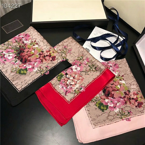 2021 Silky comfortable beautiful and elegant women spring and summer silk scarves 50*50cm letter square scarf without box free shipping
2021 Silky comfortable beautiful and elegant women spring and summer silk scarves 50*50cm letter square scarf without box free shipping