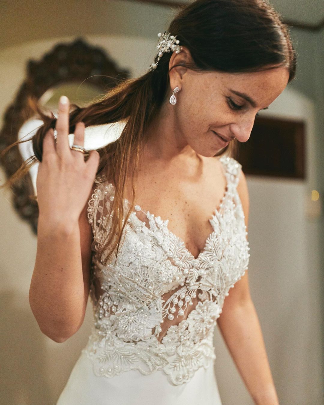 New Summer Bohemian A Line Wedding Dresses V Neck Pearls Beading Lace Appliques Country Bridal Gowns Sexy Backless Wedding Robe