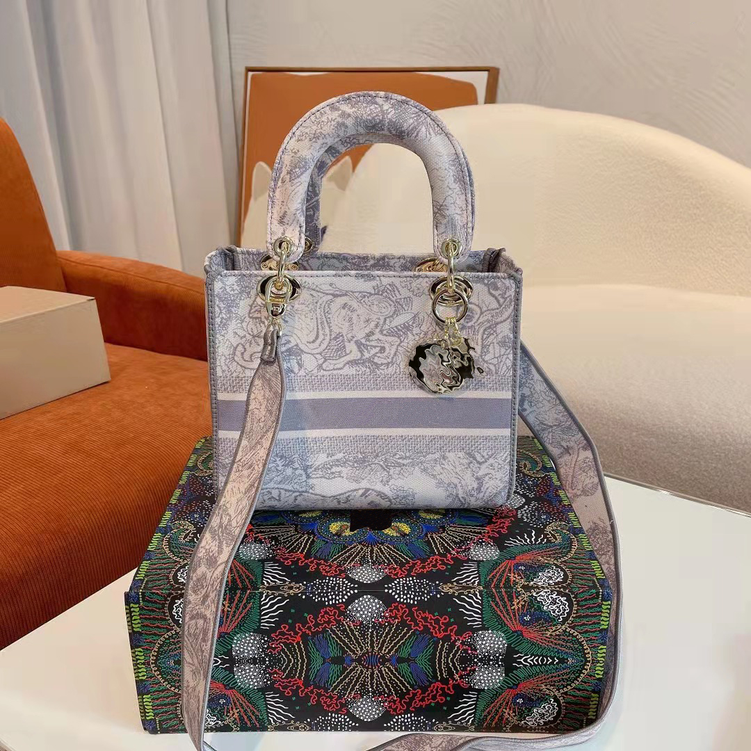 Luxury Designers Bags Handbags Shoulder Bags high quality embroidered pattern classic style elegant fashion 8 styles available very beautiful good, No.1
Luxury Designers Bags Handbags Shoulder Bags high quality embroidered pattern classic style elegant fashion 8 styles available very beautiful good, No.1