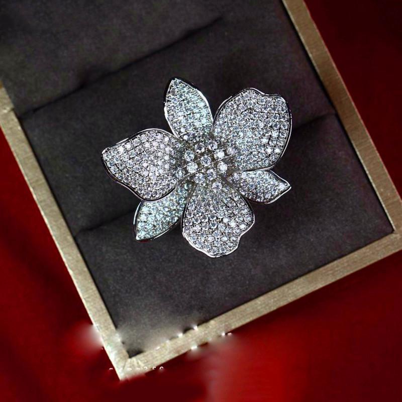 Wedding Rings Luxury Female White Crystal Stone Ring Promise Silver Color Engagement Big Bridal Flower Zircon For Women
Wedding Rings Luxury Female White Crystal Stone Ring Promise Silver Color Engagement Big Bridal Flower Zircon For Women