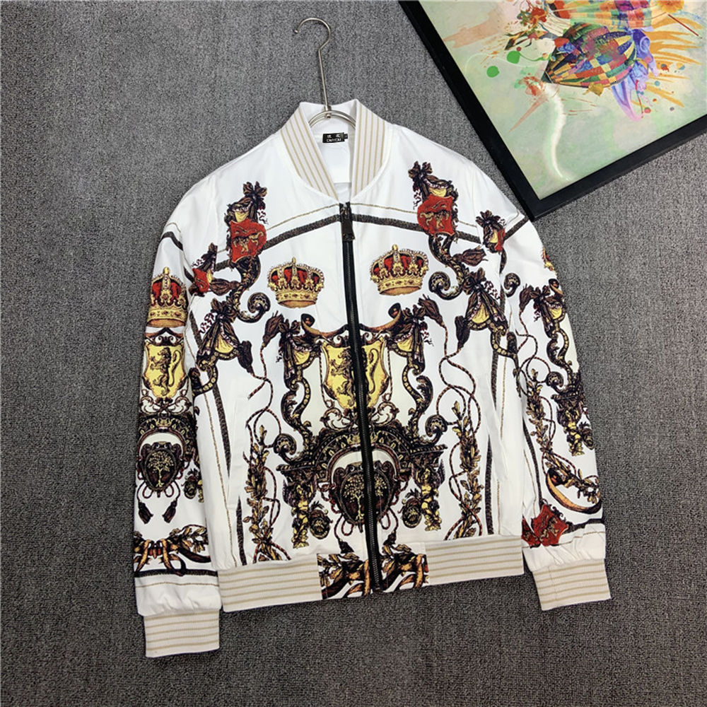 2021 New Nilon Com Capuz Em Coroa Leo Emblema Impresso Masculina Cor Branca Moda Ajuste Reto Jaqueta Gola De Beisebol | 2120121581 3wq9, White
2021 New Nilon Com Capuz Em Coroa Leo Emblema Impresso Masculina Cor Branca Moda Ajuste Reto Jaqueta Gola De Beisebol | 2120121581 3wq9, White