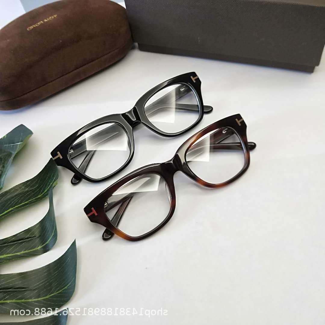 New Tomford Plate Square Tf0237 Flat Can Be Matched with Sunglasses 007 Same Glasses
New Tomford Plate Square Tf0237 Flat Can Be Matched with Sunglasses 007 Same Glasses