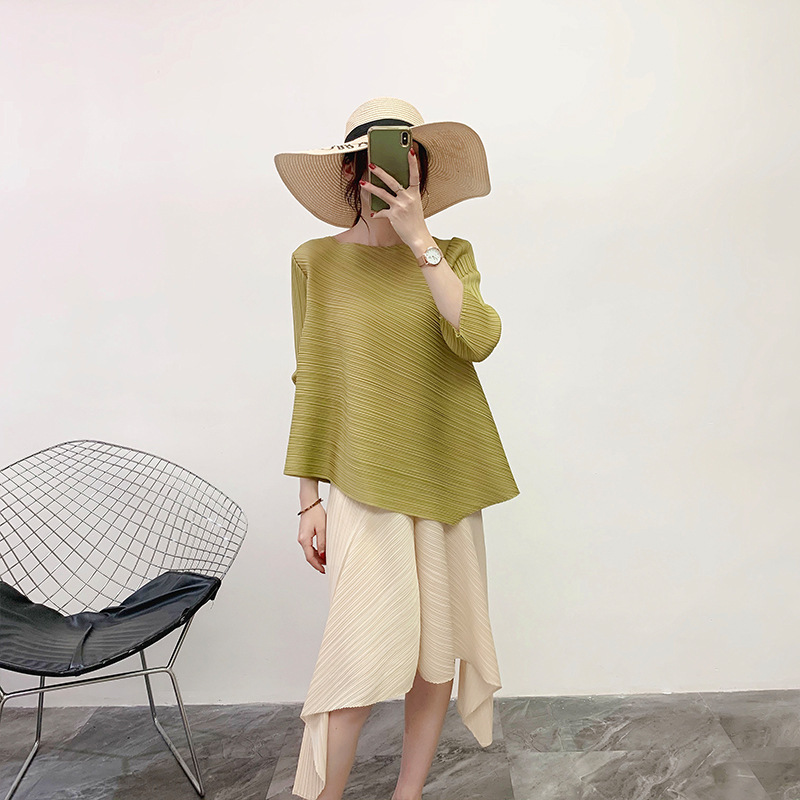 LANMREM folded three quarter sleeve pleated t-shirt for famale solid color irregular hem tops elastic round colalr tops YJ438 210302