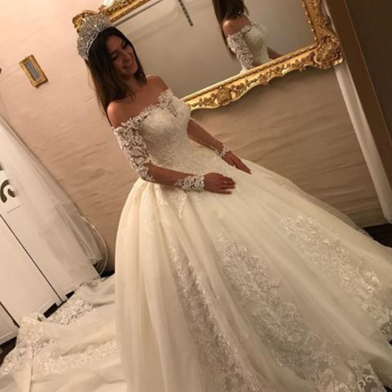 Elegant Ball Gown Wedding Dresses Bateau Lace Appliques sweep Train Bridal dresses For Church