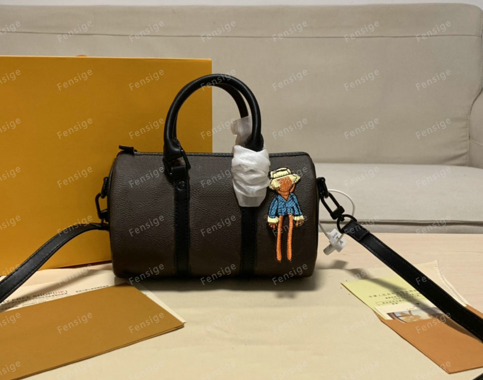 M80201 Nano Pillow Bag Embroidery Mini Mens Cartoon Totes Zoom with Friends bags Cross Body Letter Flower Virgil Handbags
M80201 Nano Pillow Bag Embroidery Mini Mens Cartoon Totes Zoom with Friends bags Cross Body Letter Flower Virgil Handbags