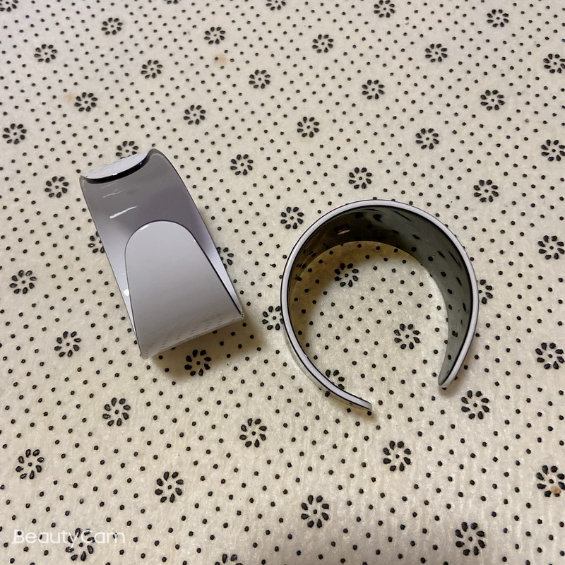 6.5X4CM black and white casual acrylic bracelet fashion letter wristband for ladies collection hand chian Items vip gift