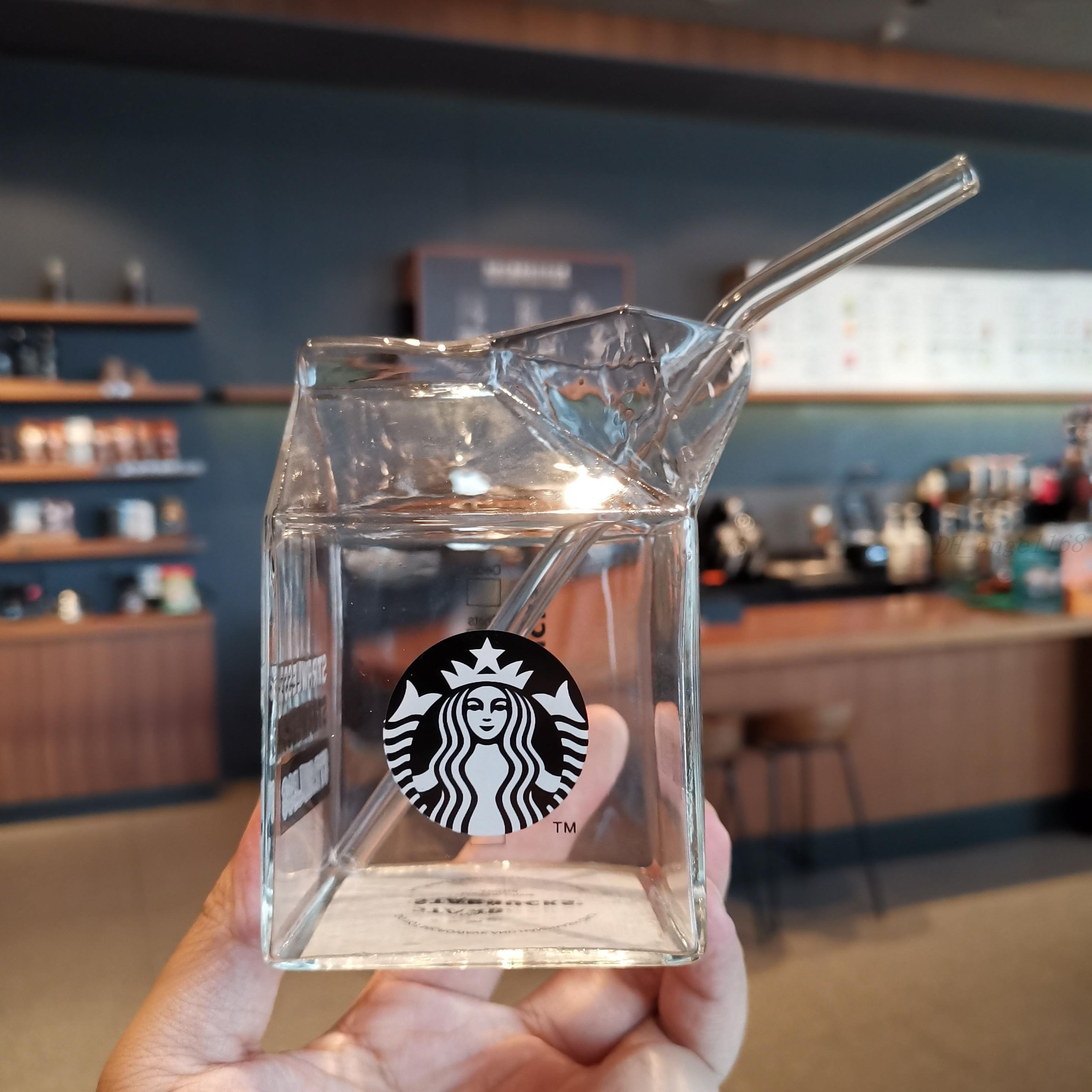 New latest 13.5OZ Starbucks mug glass transparent milk box shape opening with straws cold drink juice coffee cup 24oz Double layer plastic mugs, Clear
New latest 13.5OZ Starbucks mug glass transparent milk box shape opening with straws cold drink juice coffee cup 24oz Double layer plastic mugs, Clear